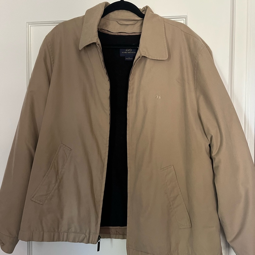 Brooks Brothers 346 Classic Tan Jacket Full zip up with removable wool liner.